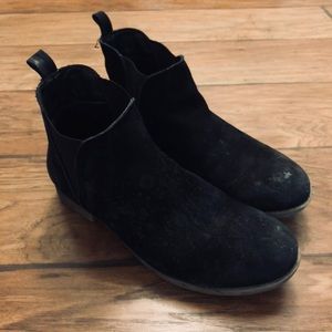 Black Chelsea Boots